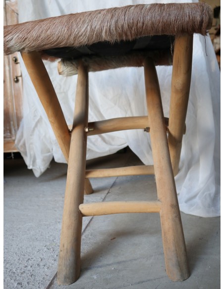 Sgabello in legno e pelle di capra artigianale pieghevole