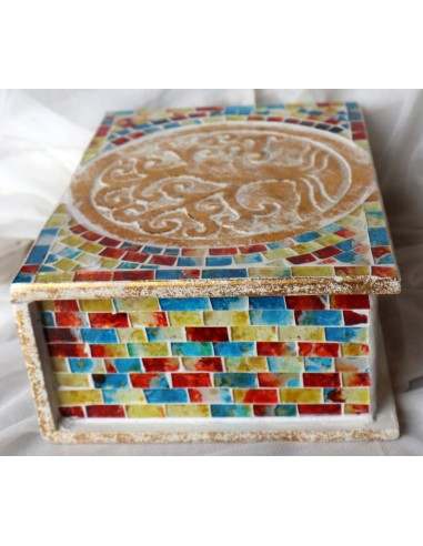 Scatola porta gioie in legno rifinata con...