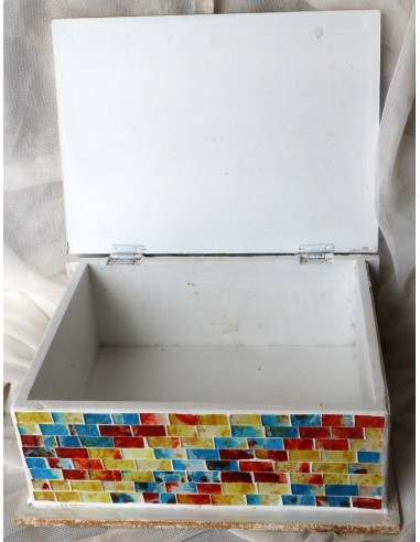 Scatola porta gioie in legno rifinata con...