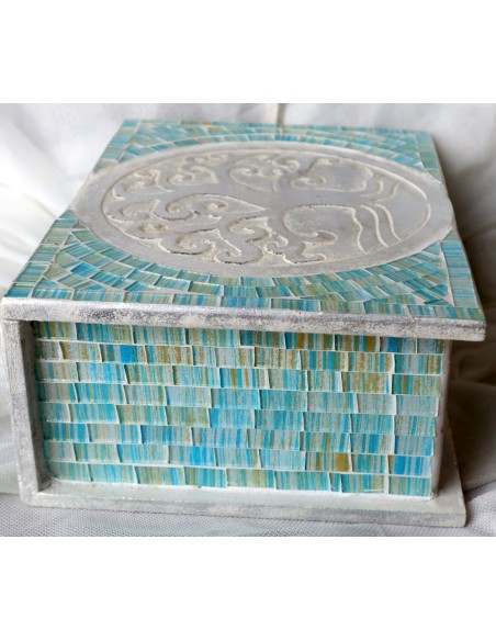 Scatola porta gioie in legno rifinata con mosaico di vetro Albero della vita celeste