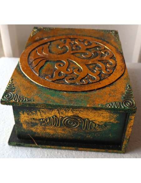 Scatola porta gioie in legno con inciso Albero della vita color oro e verde