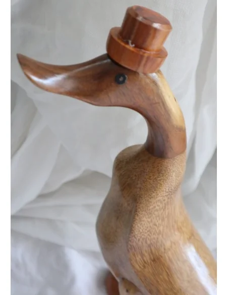 Papera Oca in Legno di Teak e Cocco 35 cm con Cappello e Stivali – Artigianato Indonesiano