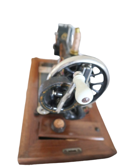 Macchina da cucire Köhler da viaggio con coperchio in legno – fine ‘800/inizio ‘900