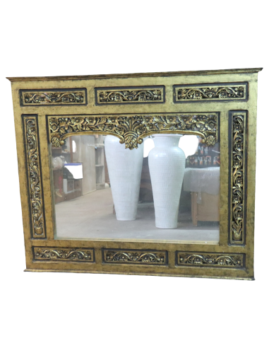 Specchio in legno dorato intagliato a mano...