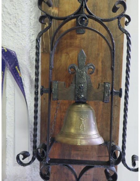 Campana d’ingresso in ottone con cornice in ferro su base di legno — inizio ‘900 (29×36×80 cm)