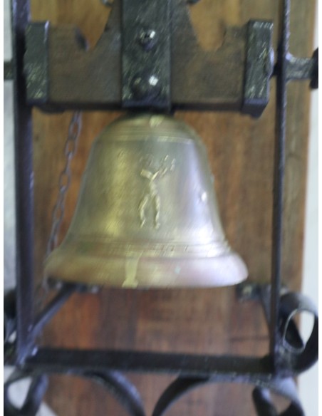 Campana d’ingresso in ottone con cornice in ferro su base di legno — inizio ‘900 (29×36×80 cm)