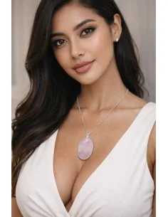 Ciondolo Goccia Ovale in Quarzo Rosa con Filo d’Argento –...