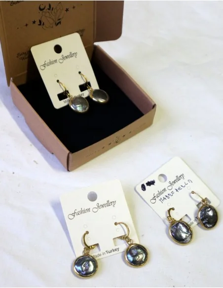 ✨ Orecchini Artigianali in Acciaio con Bagno Galvanico in Oro e Madreperla Grigia ✨