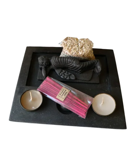 Giardino Zen con Buddha Sdraiato in Pietra – Base Artigianale 22x16 cm – Sabbia Nera, Candele e Incenso