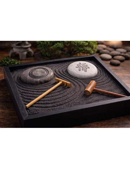 Giardino Zen Giapponese 16x16 cm con Sabbia Nera e Pietre Incise – Base in Pietra Naturale Artigianale