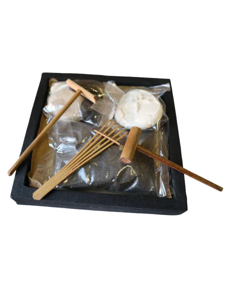 Giardino Zen Giapponese 16x16 cm con Sabbia Nera e Pietre Incise – Base in Pietra Naturale Artigianale