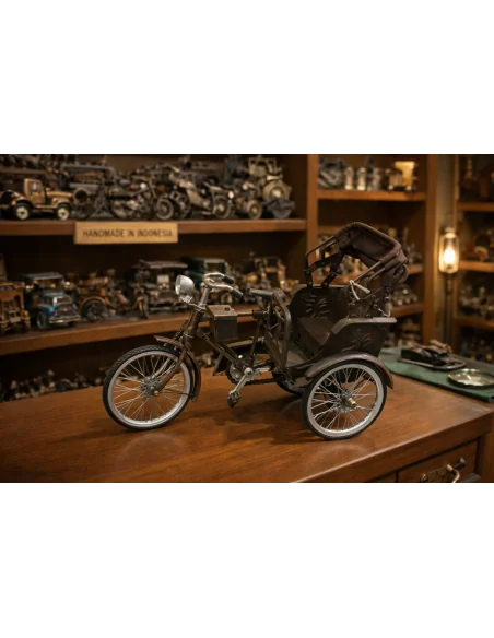 Miniatura Risciò in Metallo 35x15x25h – Rickshaw Artigianale Bali Fatto a Mano con Parti Mobili | Da Collezione
