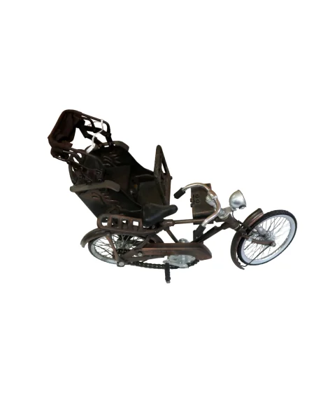 Miniatura Risciò in Metallo 35x15x25h – Rickshaw Artigianale Bali Fatto a Mano con Parti Mobili | Da Collezione