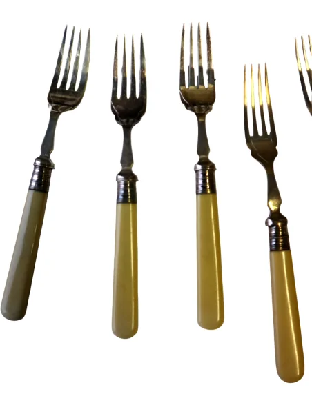 Servizio Posate da Pesce Inglesi Fine ‘800 – Inizio ‘900 – Manici Color Avorio, 6 Forchette e 6 Coltelli Cesellati – Set Antico