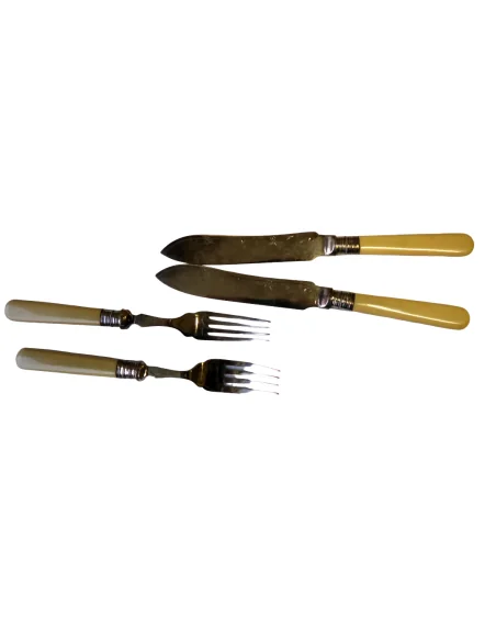 Servizio Posate da Pesce Inglesi Fine ‘800 – Inizio ‘900 – Manici Color Avorio, 6 Forchette e 6 Coltelli Cesellati – Set Antico